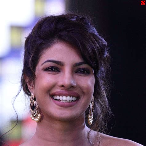 Priyanka Chopra Biography in Hindi .